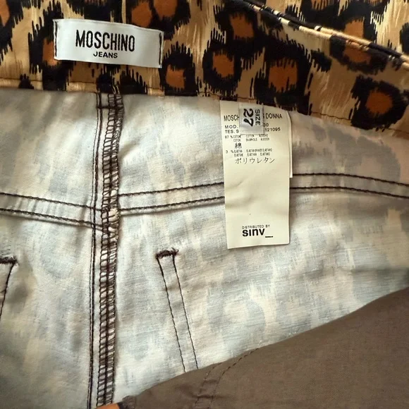 MOSCHINO TIMELESS LEOPARD PRINT CAPRI PANTS 🩷 - Picture 3 of 5